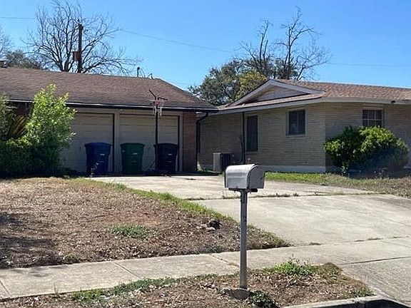 2nd image of 3446 Chateau Dr