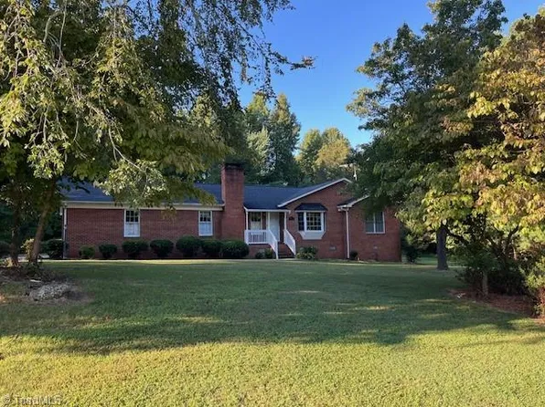 3513 Wood Village Dr, Trinity, NC 27370