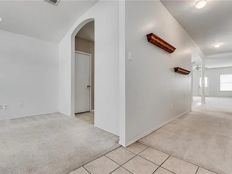 602 Golden Gate Dr — Photo 10