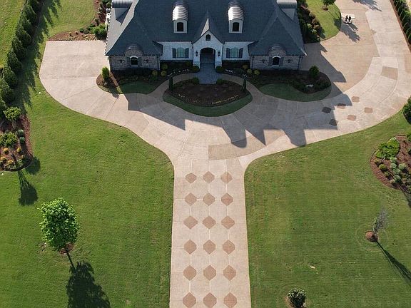 4th image of 1721 Gray Rd
