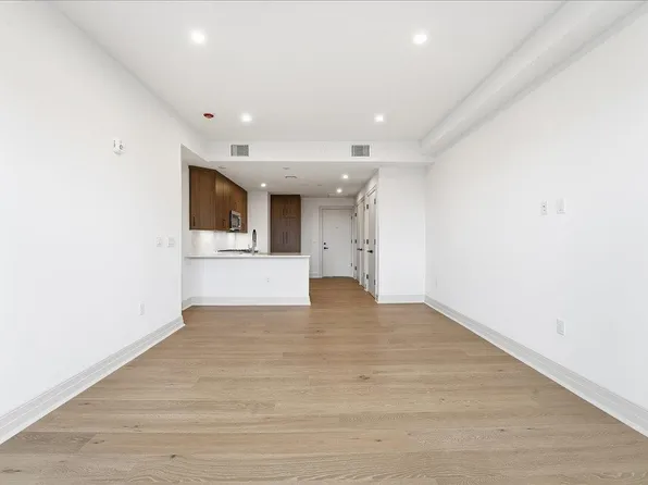 921 Madison Street image 9 of 22