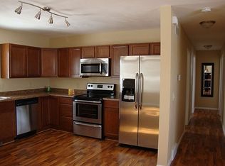 317 Robert Dr, Sun Prairie, WI 53590