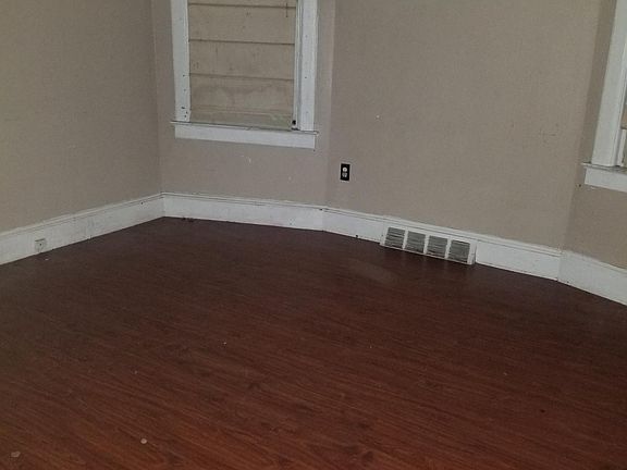 3rd image of 187 Charles Ave