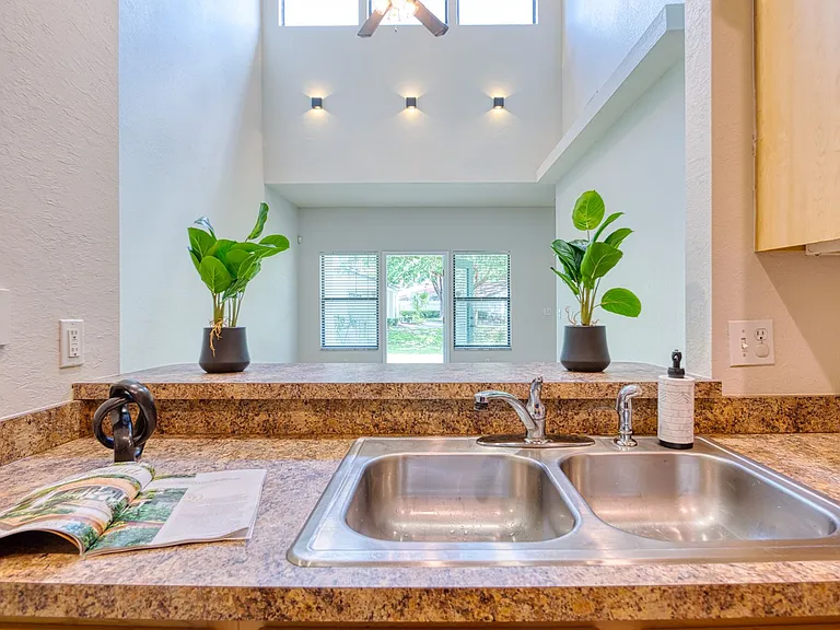 4125 SW 31st St — Photo 37