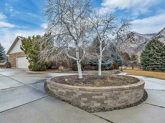 3rd image of 887 E Village Way