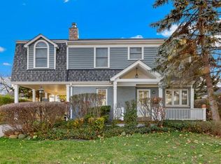 2215 Illinois Rd, Northbrook, IL 60062