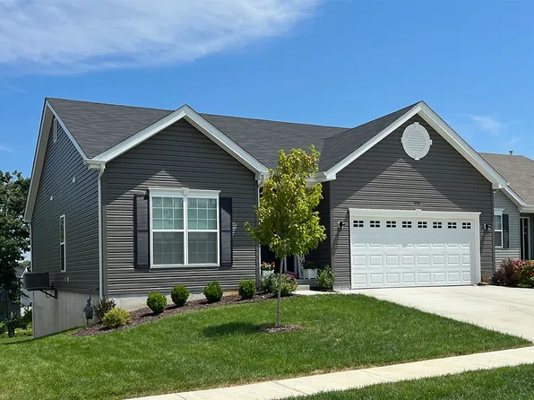 4283 Lions Chase Dr, Saint Louis, MO 63125