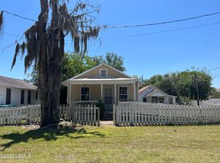 911 8th St, Pt Royal, SC 29935