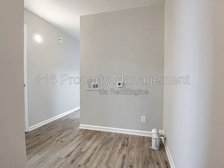 301 Benton Blvd #4 — Photo 10