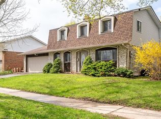 2463 Bridge Rd, Oakville, ON L6L2G9