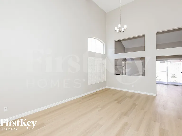 277 Fairbrook Dr — Photo 4