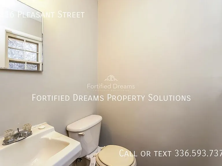 1316 Pleasant St — Photo 15