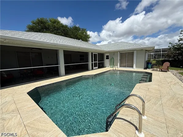 219 SE 1st Pl, Cape Coral, FL 33990