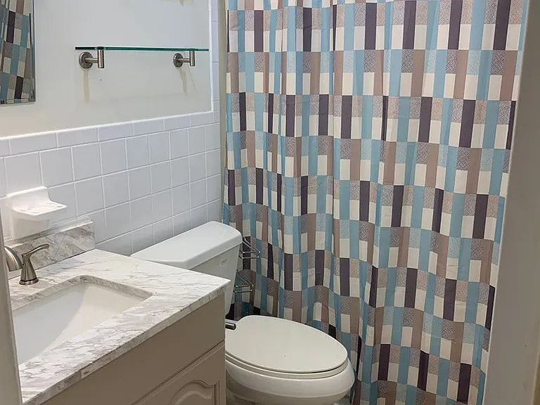114 Southampton Ct #1 — Photo 21