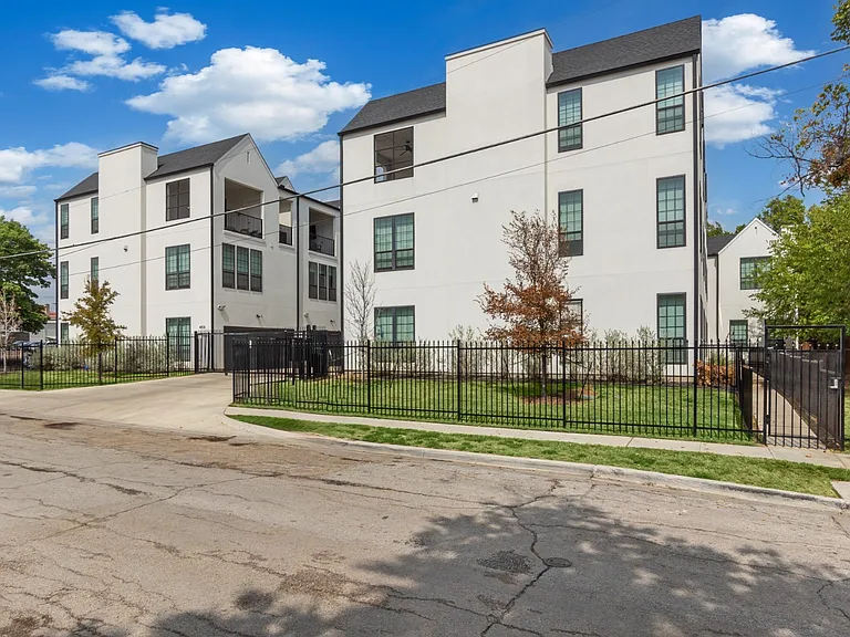 4808 San Jacinto St #203 — Photo 26
