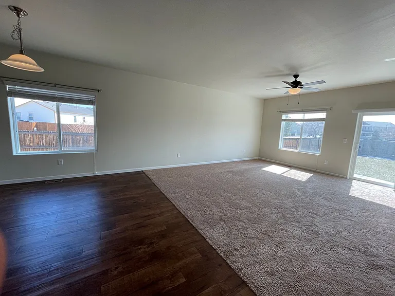540 Colins Ct — Photo 2