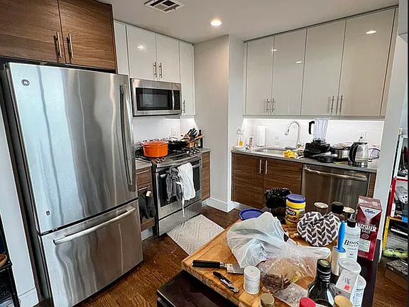 3rd image of 843 Lexington Ave #4E