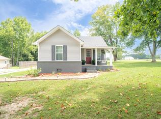876 Prosser Rd, Leoma, TN 38468