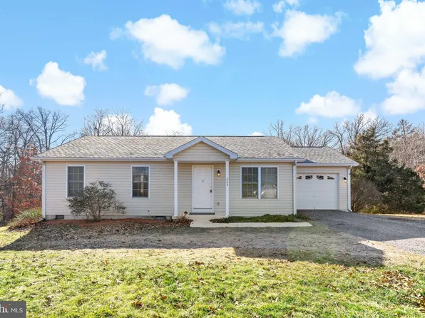 244 Zig Zag Ln, Inwood, WV 25428