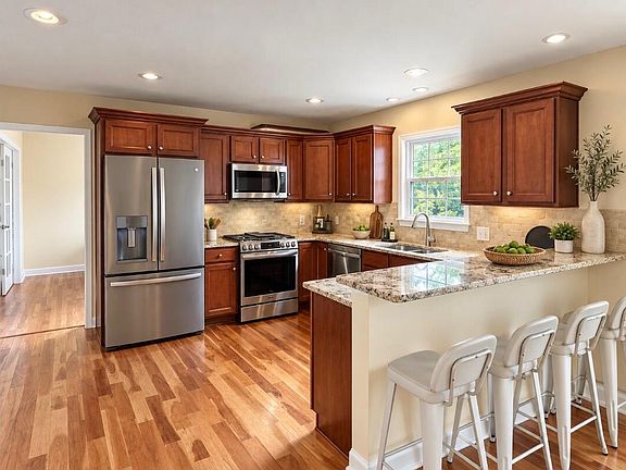 5th image of 5251 Stapleton Dr