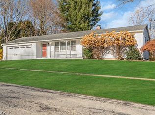 44 School St, Califon, NJ 07830