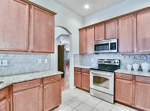 2nd image of 1024 Linden Dr