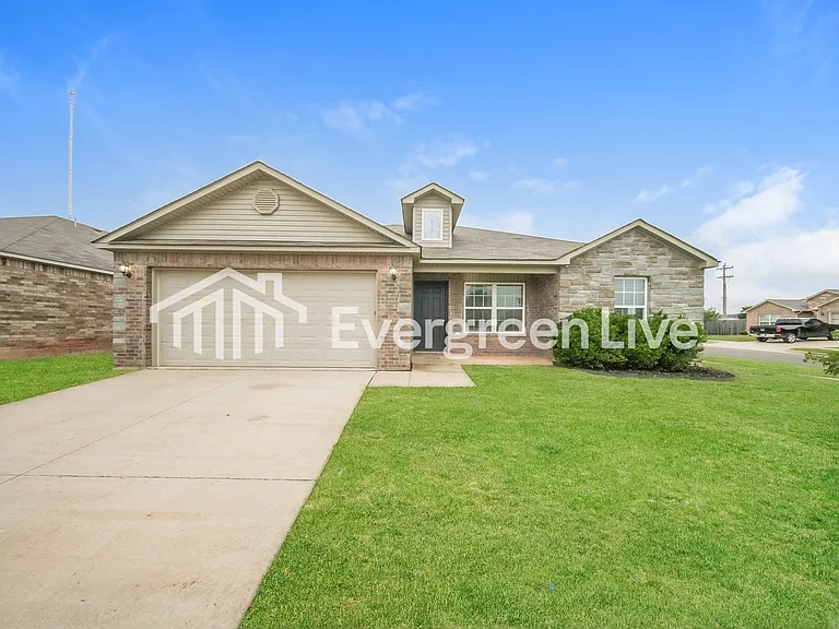 9601 Evie Dr — Photo 1