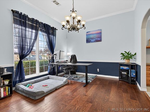 3rd image of 5712 Hazel Rd