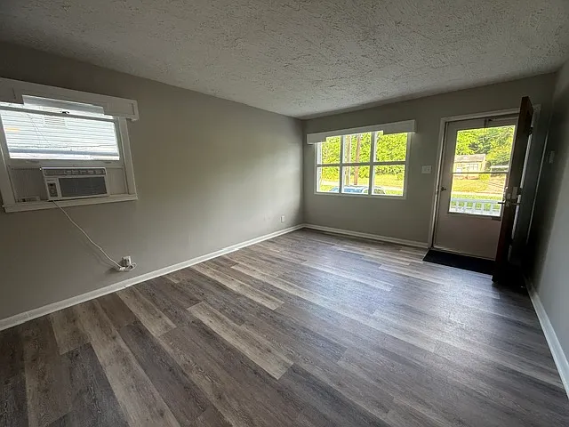 1012 Meadowbrook Blvd — Photo 12