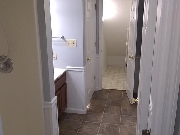 Guest bath, storage room ground floor