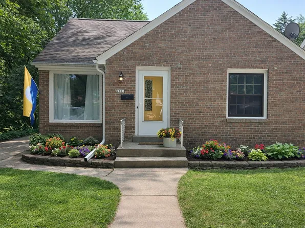 2181 W Marne Ave, Glendale, WI 53209