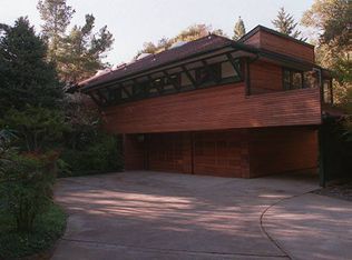 2 Nelson Ct, Orinda, CA 94563