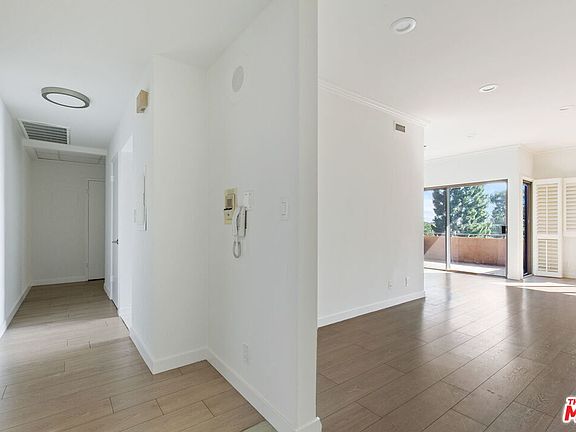 3rd image of 647 Wilcox Ave APT 2E