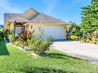 2322 Early Dawn Cir, Melbourne, FL 32935