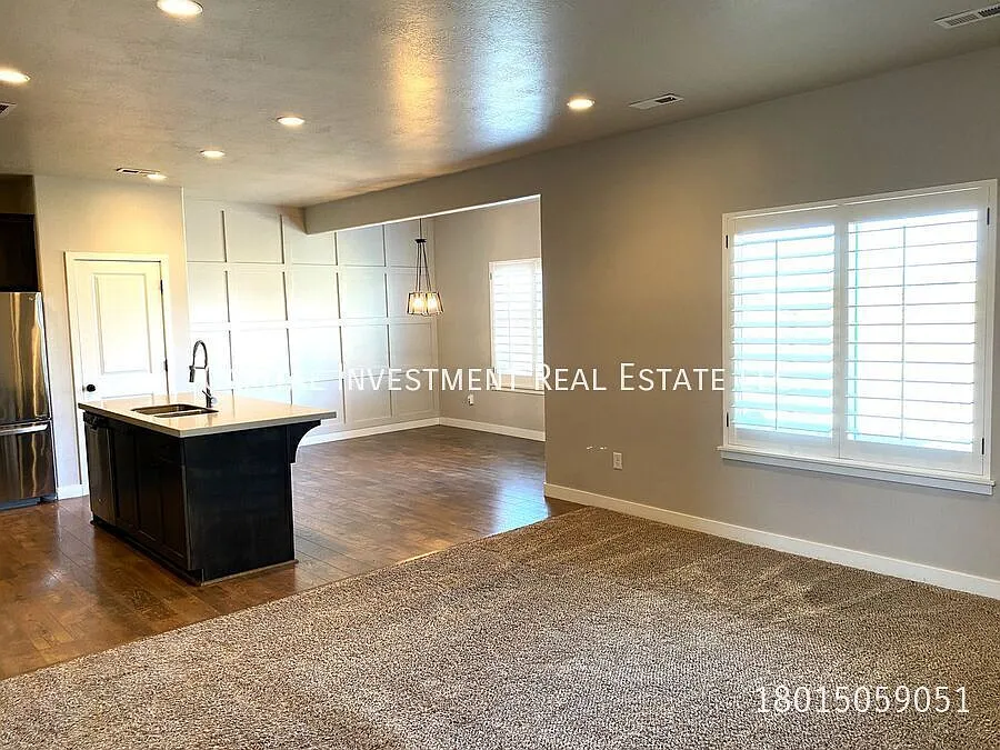 Townhome Available Now! — Photo 2