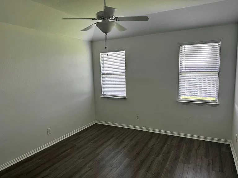 1613 Pine Valley Dr — Photo 14