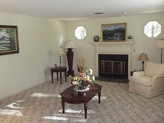 2nd image of 117 Pine Glen Dr
