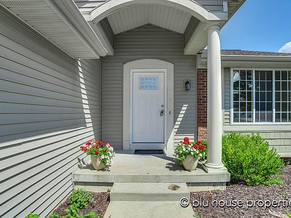 4th image of 7358 Whistlehill Ct SW