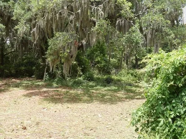 2106A Walthour Rd, Savannah, GA 31410