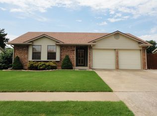 1724 SE 8th St, Moore, OK 73160