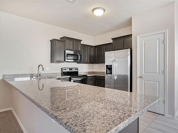 5th image of 13240 Emerald Hills St