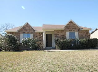 6033 Deerfoot Trl, Fort Worth, TX 76131