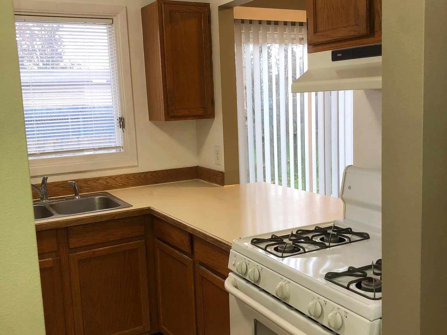 3806 Lois Dr — Photo 3