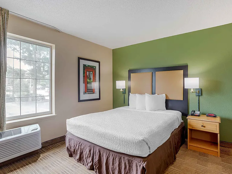 Studio Suite - 1 Queen Bed