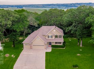 54815 Emerald Ln, Glenwood, IA 51534