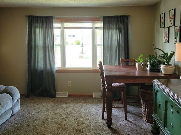 3rd image of 5926-5928 Mann St