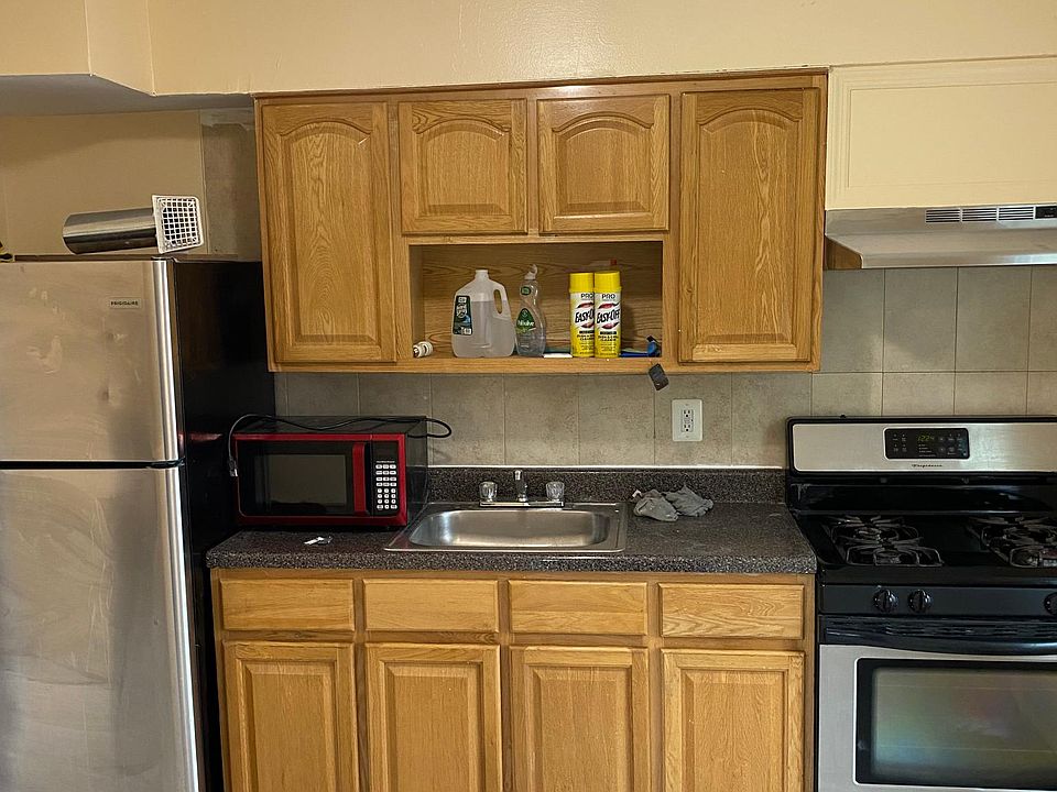 Eat In Kitchen