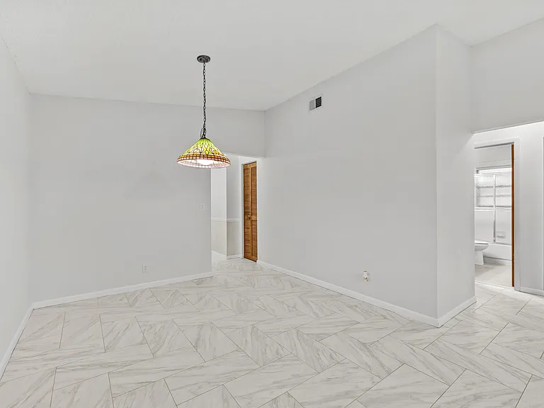 8019 SE Villa Cir — Photo 15