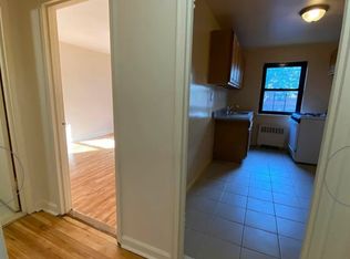 152 Smith St, Freeport, NY 11520
