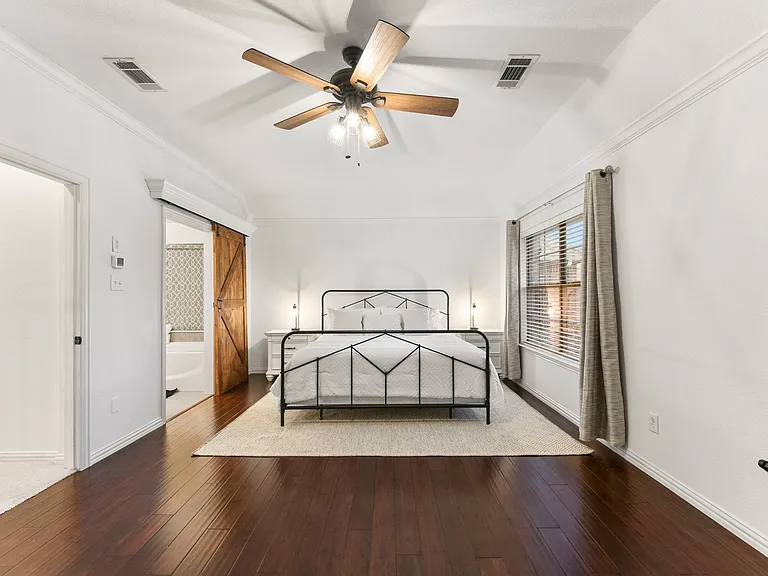 1478 Cambridge Dr — Photo 16